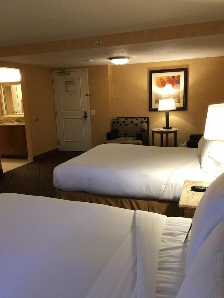 DoubleTree Suites by Hilton Anaheim Rsrt - Conv Cntr property views in Anaheim, CA — gallery photo 3