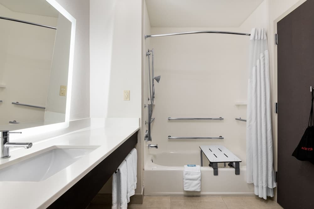 Holiday Inn Express & Suites Lakeland South by IHG property views in Lakeland, FL — gallery photo 3
