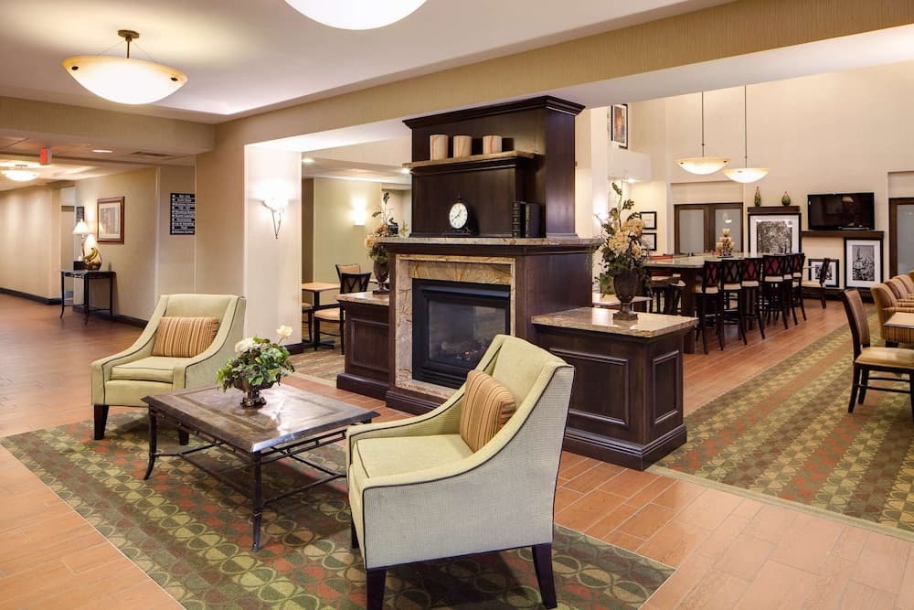 Hampton Inn & Suites Chicago/St. Charles gallery photo in St. Charles, IL — image 10