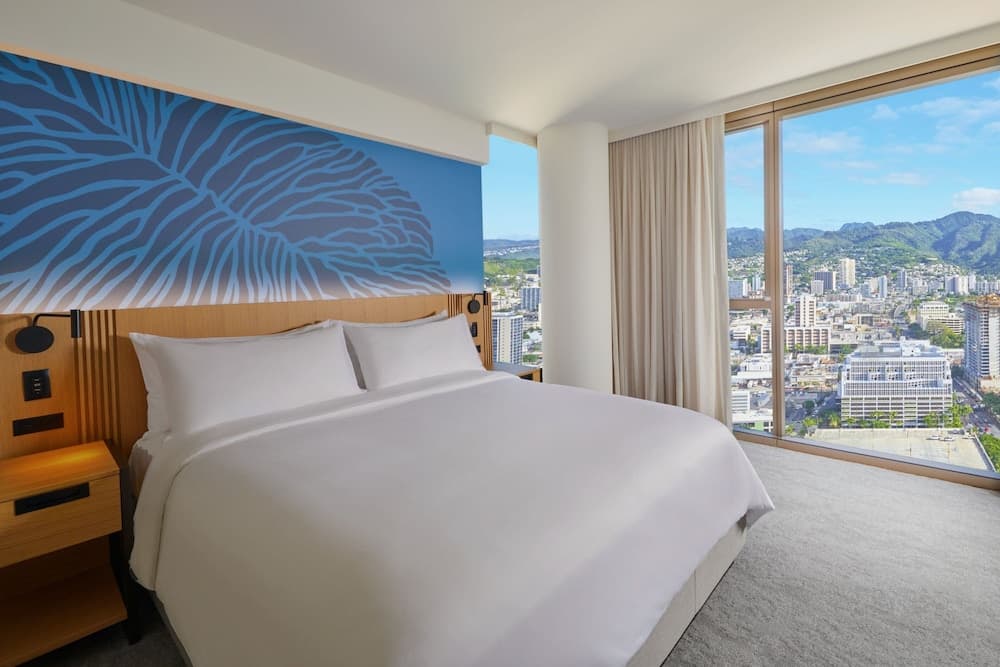 Renaissance Honolulu Hotel & Spa interior in Honolulu, HI — gallery photo 2