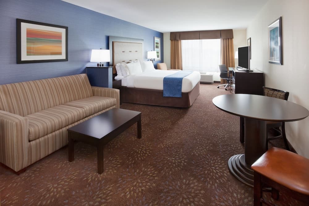 Holiday Inn Express & Suites Davenport by IHG gallery photo in Davenport, IA — image 22