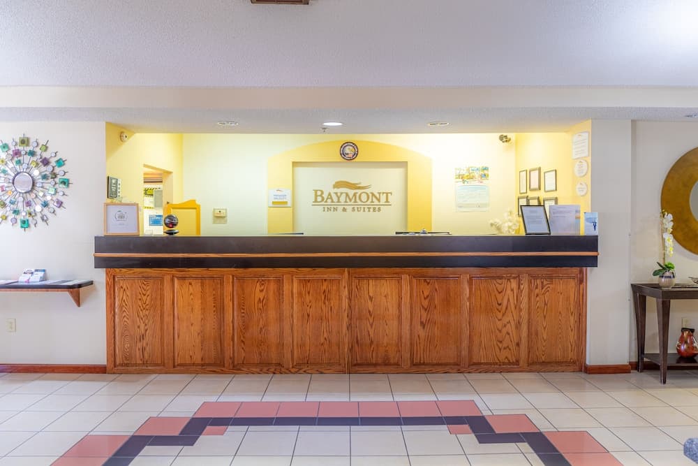Red Roof Inn & Suites Hinesville property views in Hinesville, GA — gallery photo 3