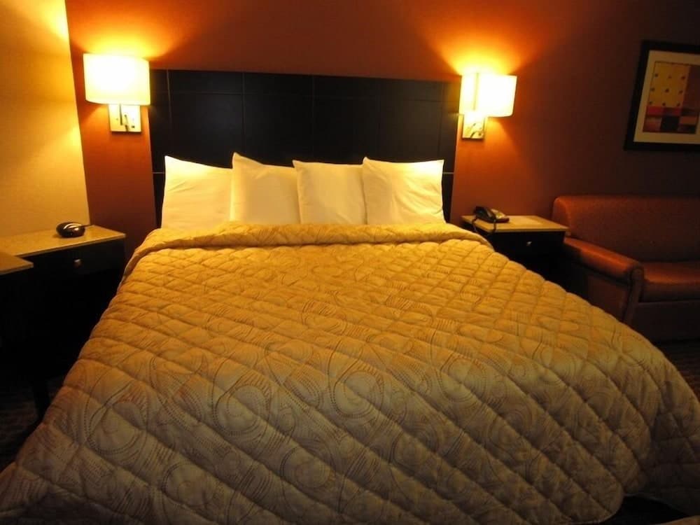 Red Carpet Inn And Suites Monmouth Jtc interior in Monmouth Junction, NJ — gallery photo 2