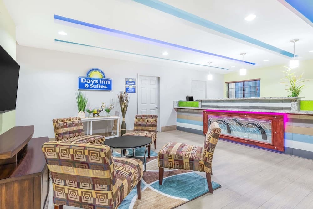 Days Inn & Suites by Wyndham Madisonville interior in Madisonville, TX — gallery photo 2