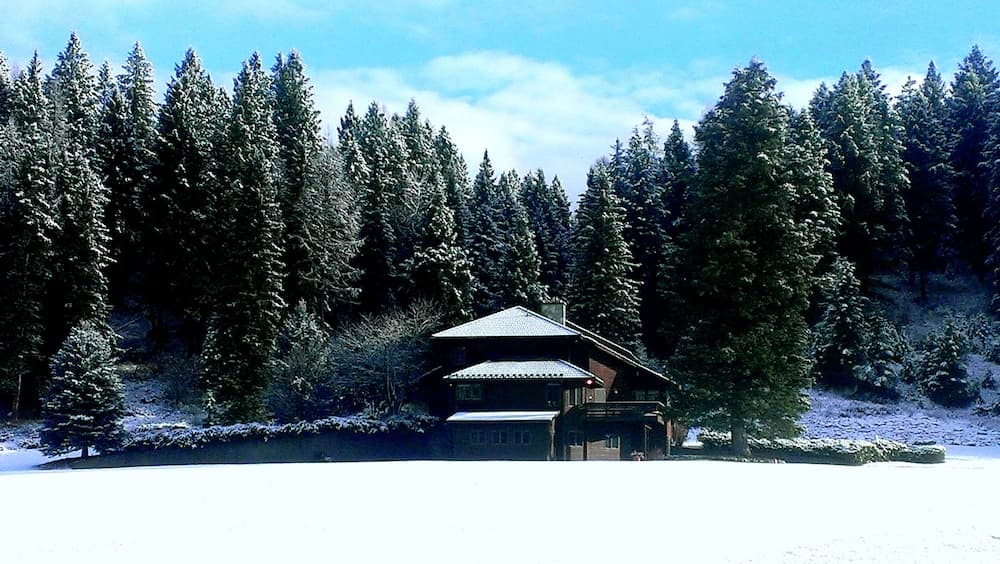 Bar W Guest Ranch interior in Whitefish, MT — gallery photo 2