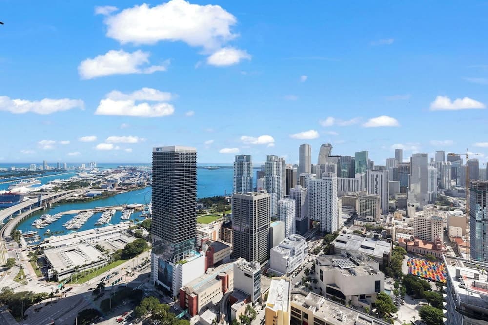 Downtown Studio with Miami Views property views in Miami, FL — gallery photo 3