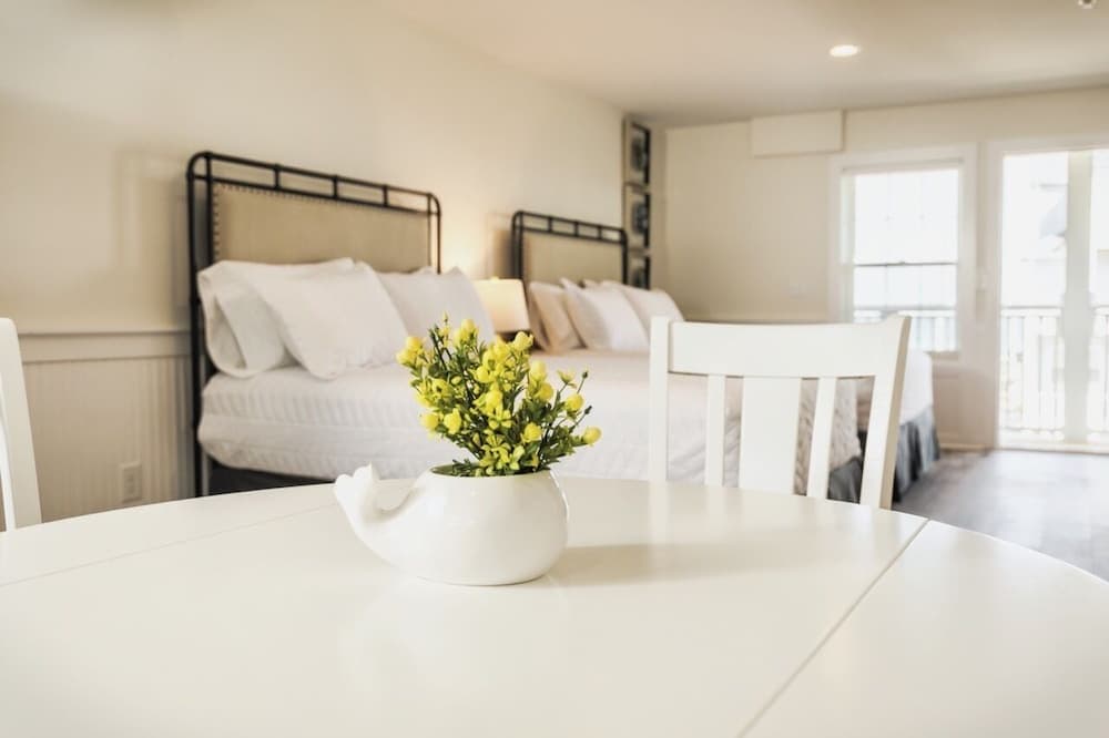 Saltwater Suites gallery photo in Holly Ridge, NC — image 66