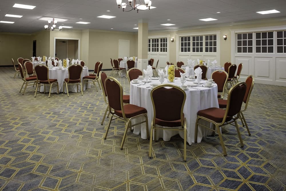 Holiday Inn Hotel & Suites Boston - Peabody by IHG property views in Peabody, MA — gallery photo 3