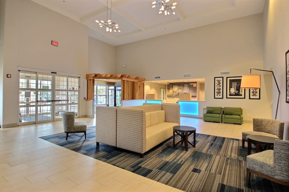 Holiday Inn Express Hotel & Suites Milwaukee Airport by IHG interior in Milwaukee, WI — gallery photo 2