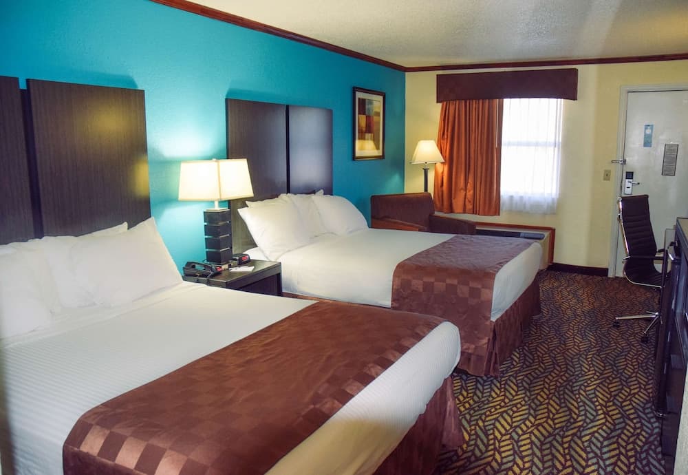 Best Western Fairwinds Inn interior in Cullman, AL — gallery photo 2