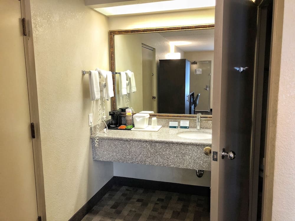 Quality Inn Riverside near UCR and Downtown gallery photo in Riverside, CA — image 6