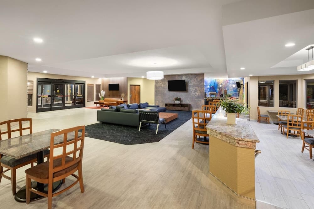 Endeavor Inn & Suites, Trademark Collection by Wyndham gallery photo in Topeka, KS — image 22