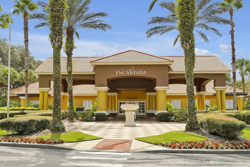 Encantada Resort Vacation Townhomes by IDILIQ interior in Kissimmee, FL — gallery photo 2