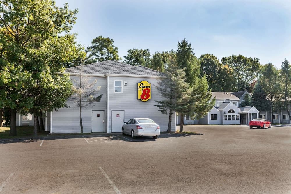 Super 8 by Wyndham Schenectady/Albany Area featured exterior or lobby in Schenectady, NY — similar hotel