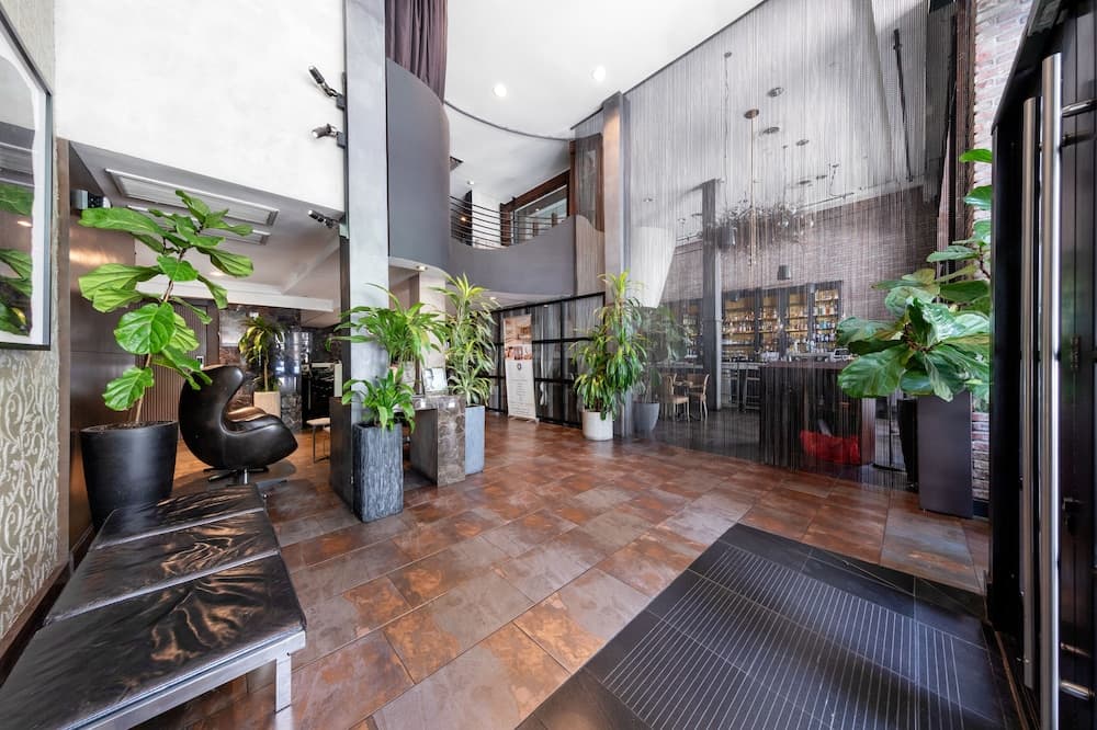 The O Hotel, Trademark Collection by Wyndham property views in Los Angeles, CA — gallery photo 3