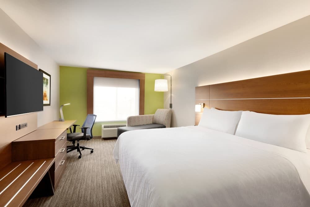 Holiday Inn Express Hotel & Suites Merced by IHG property views in Merced, CA — gallery photo 3