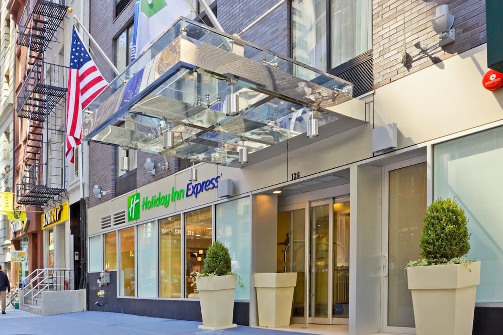 Holiday Inn Express New York City- Wall Street by IHG featured exterior or lobby in New York, NY — similar hotel