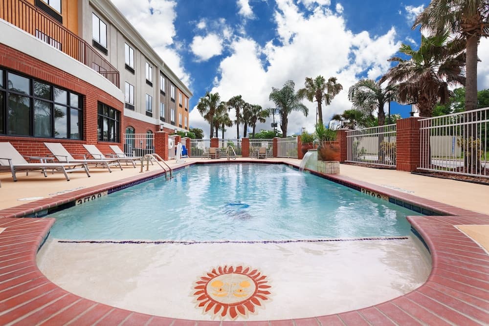 Holiday Inn Express Hotel & Suites Orange by IHG gallery photo in Orange, TX — image 34