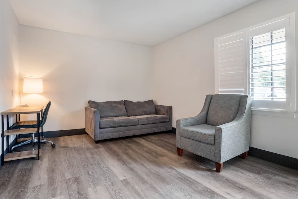 Super 8 by Wyndham Daleville/Fort Novosel — hotel in Daleville, Alabama
