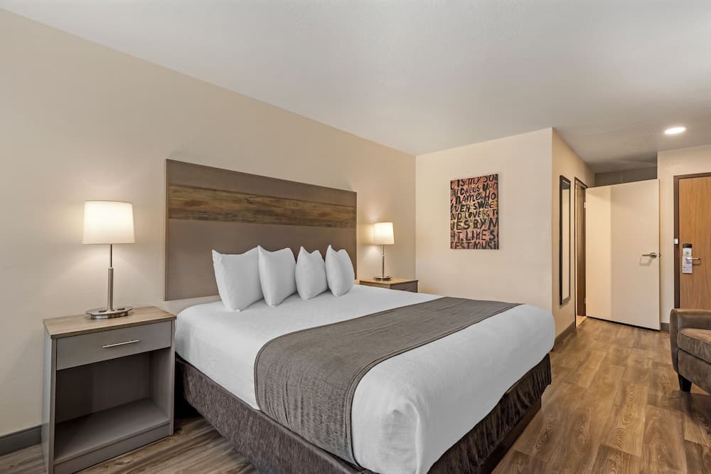 Executive Residency By Best Western Waterloo & Cedar Falls interior in Waterloo, IA — gallery photo 2