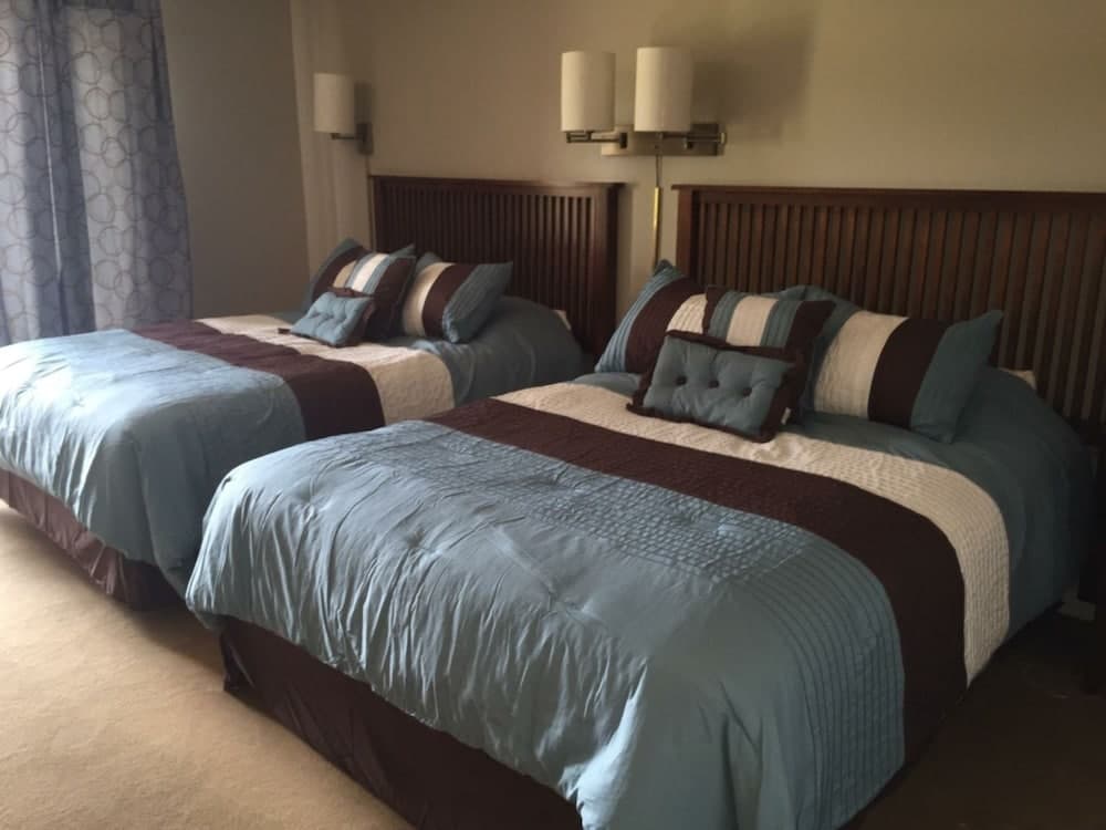 The Point Resort interior in Dandridge, TN — gallery photo 2