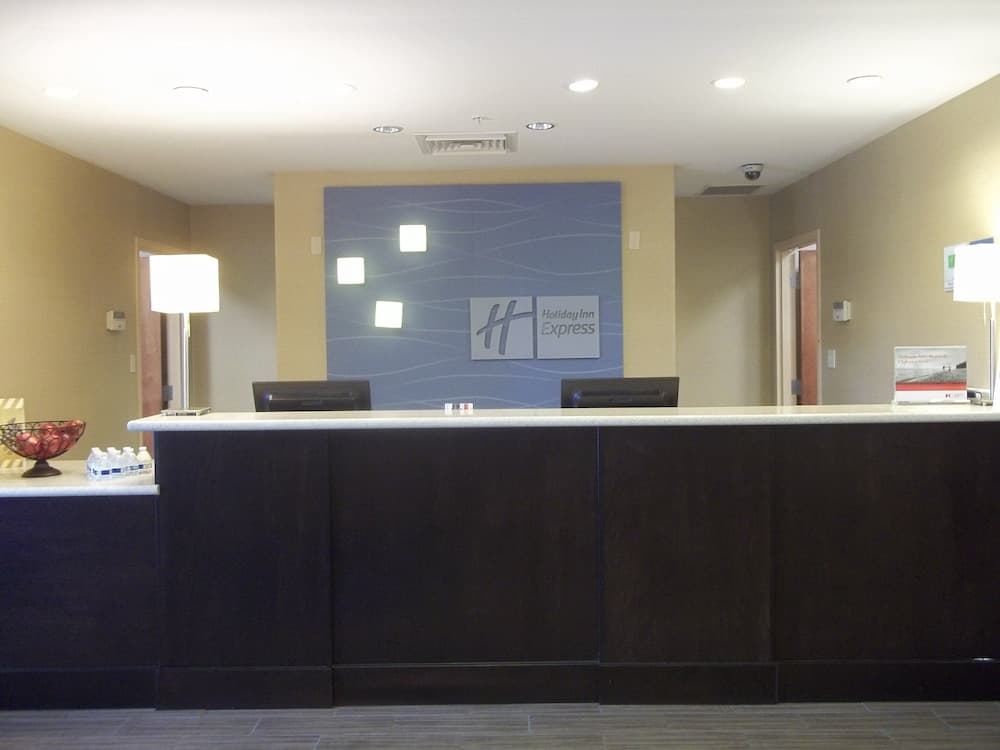 Holiday Inn Express Hotel & Suites Winchester by IHG interior in Winchester, VA — gallery photo 2