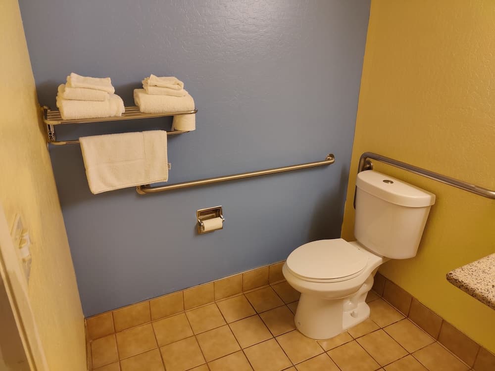 Stockton Inn property views in Stockton, CA — gallery photo 3