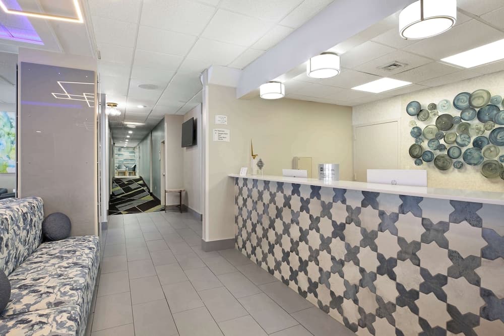 Best Western Mystic Hotel interior in Mystic, CT — gallery photo 2