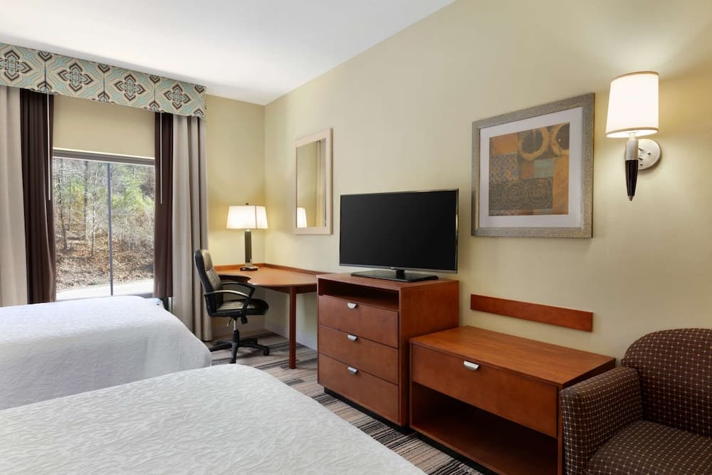 Hampton Inn & Suites Birmingham East Irondale property views in Birmingham, AL — gallery photo 3