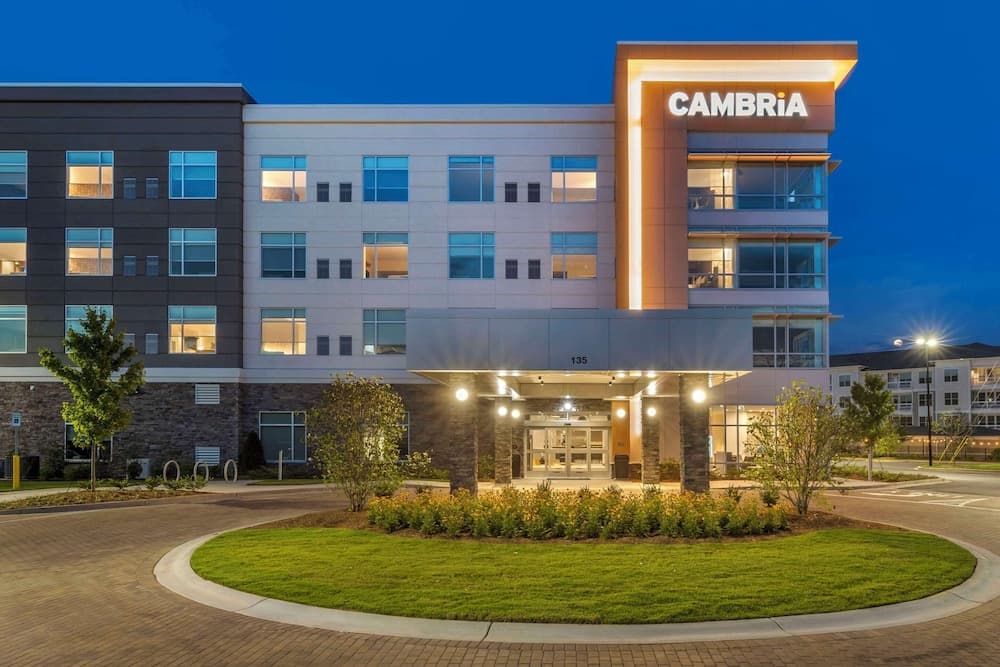 DoubleTree by Hilton Greenville Woodruff Road featured exterior or lobby in Greenville, SC — similar hotel