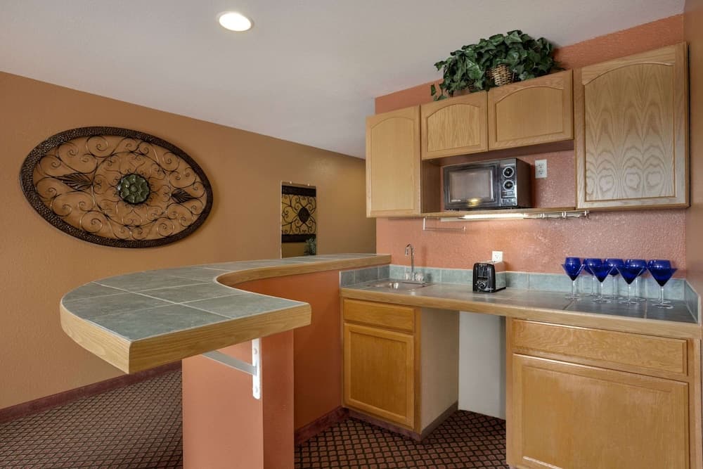 Garner Hotel Phoenix Northwest – Surprise by IHG gallery photo in Surprise, AZ — image 7