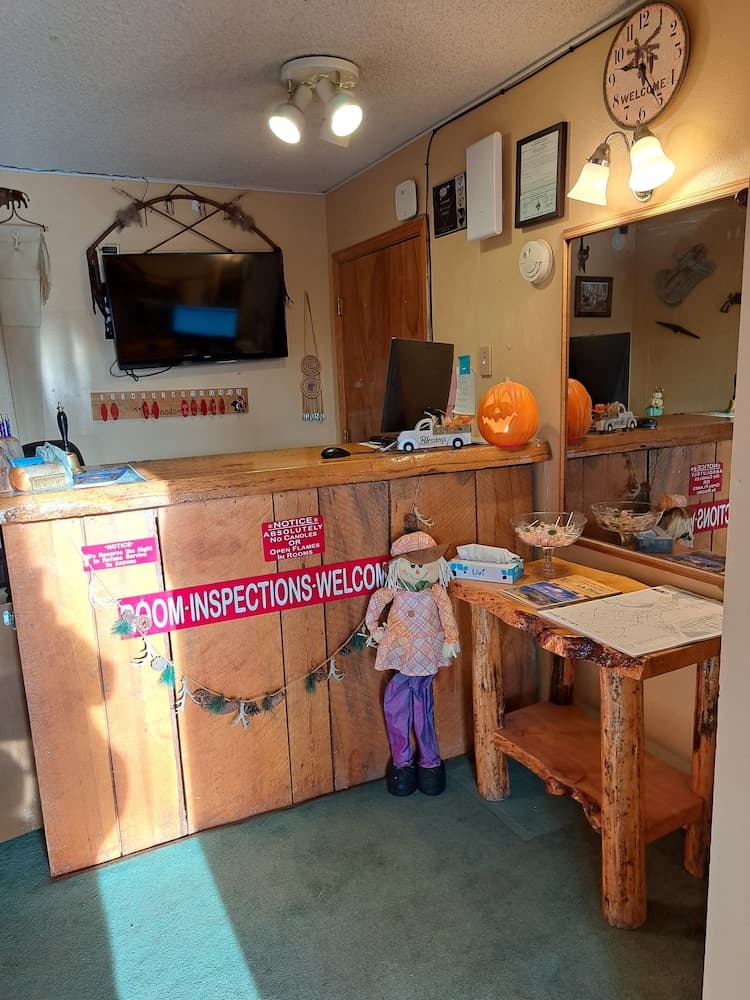 The Woodsman Country Lodge — hotel in Crescent, Oregon