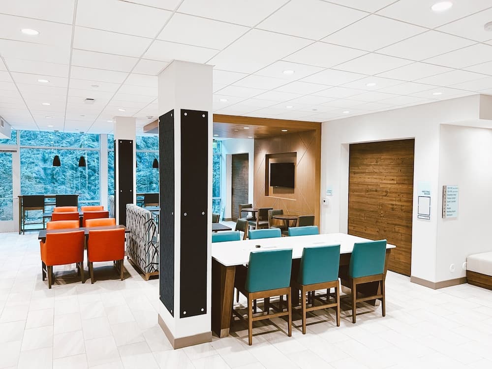 Holiday Inn Express & Suites Henderson South - Boulder City by IHG gallery photo in Henderson, NV — image 9