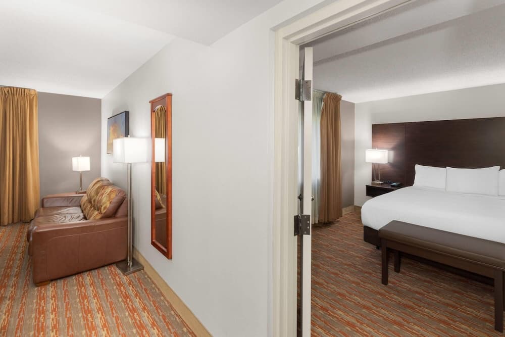 Endeavor Inn & Suites, Trademark Collection by Wyndham gallery photo in Topeka, KS — image 32