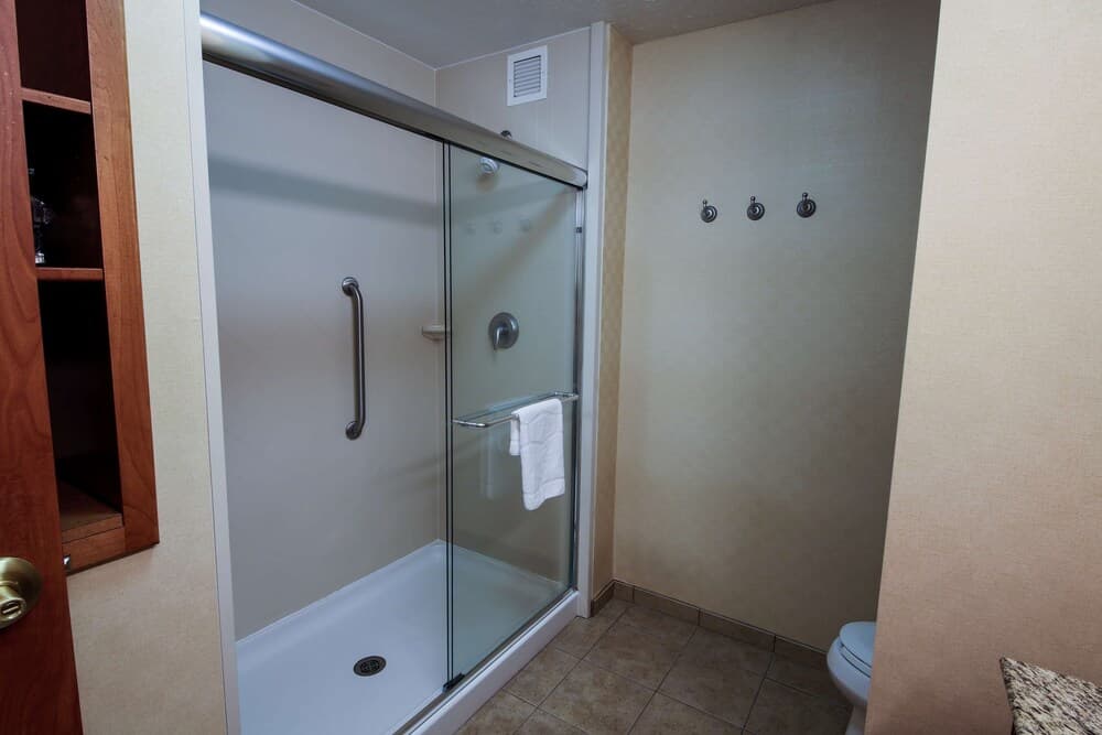 Hampton Inn Waterloo Cedar Valley gallery photo in Waterloo, IA — image 78