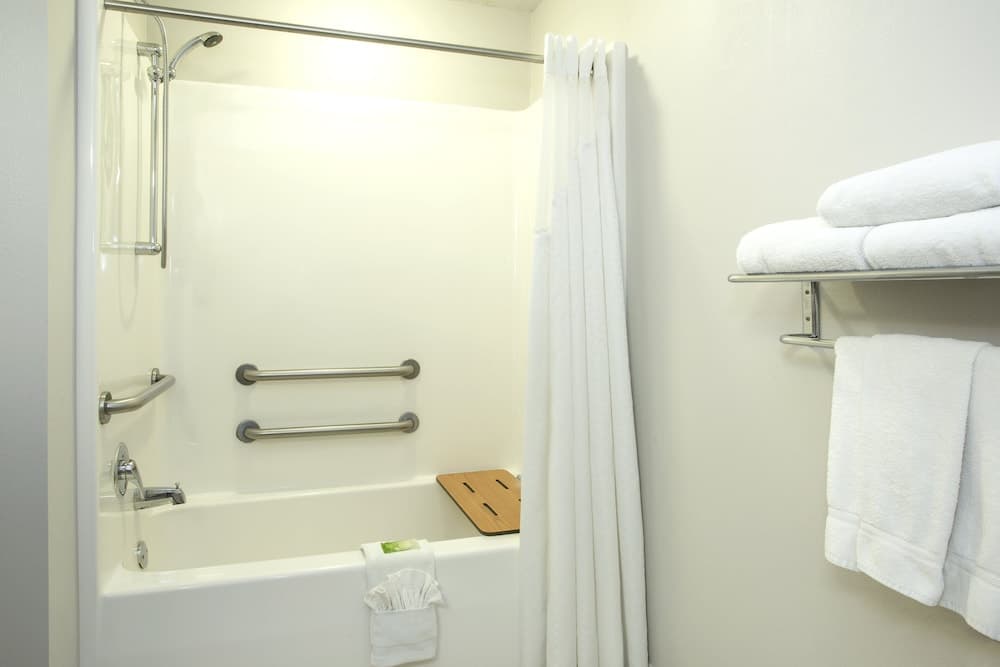 Kalamazoo Hotel and Suites gallery photo in Kalamazoo, MI — image 32