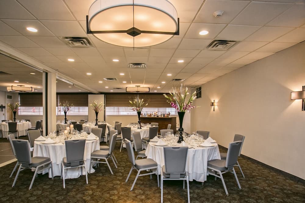 The Kenilworth Hotel - Airport West gallery photo in Kenilworth, NJ — image 26