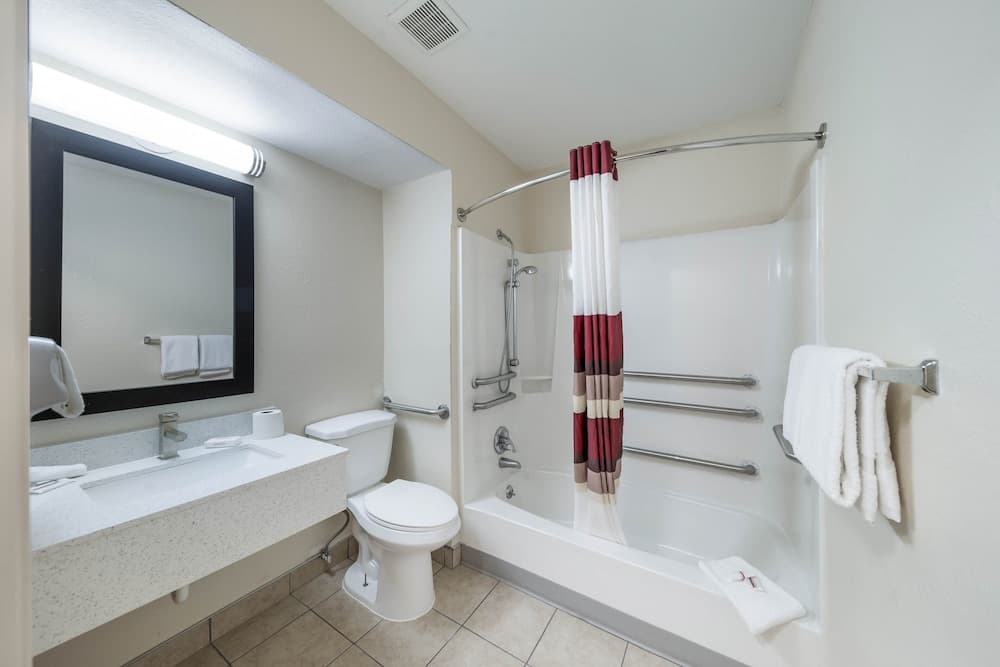 Red Roof Inn & Suites Denton interior in Denton, TX — gallery photo 2