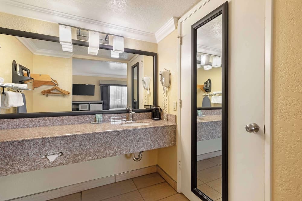 Best Western Hanford Inn gallery photo in Hanford, CA — image 4