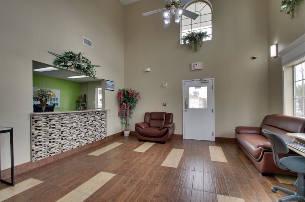 Key West Inn - Millbrook interior in Millbrook, AL — gallery photo 2
