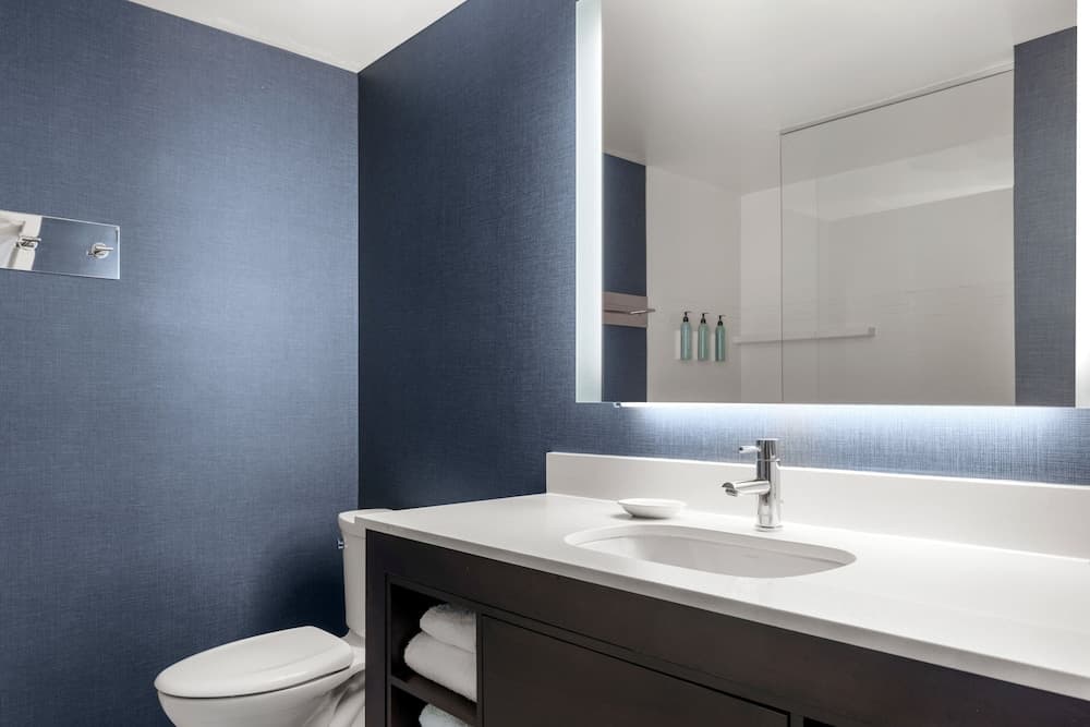 Residence Inn New York The Bronx At Metro Center Atrium gallery photo in Bronx, NY — image 32