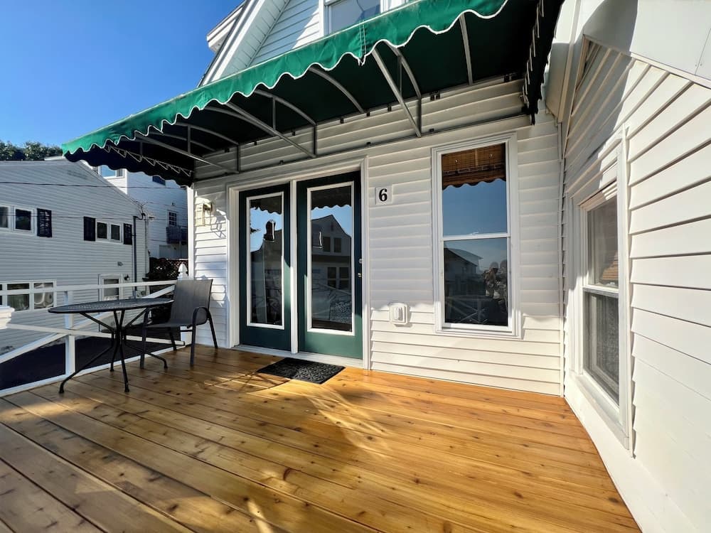Greenleaf Inn interior in Boothbay Harbor — gallery photo 2