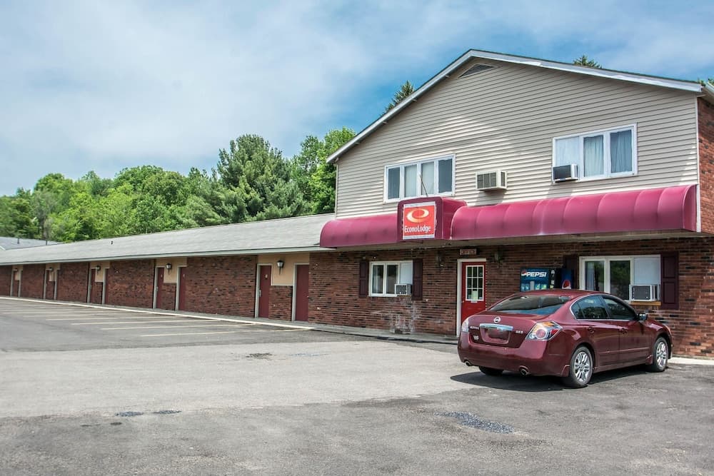 Econo Lodge Hornell featured exterior or lobby in Hornell, NY — similar hotel