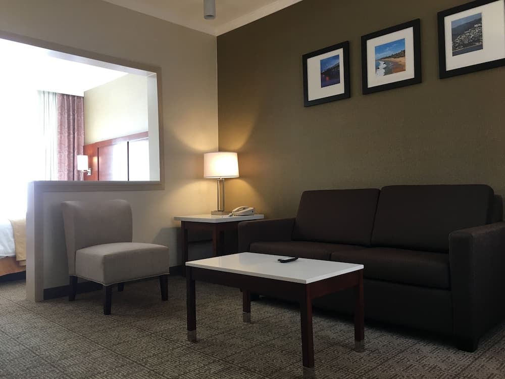 MainStay Suites John Wayne Airport by Choice Hotels gallery photo in Santa Ana, CA — image 79