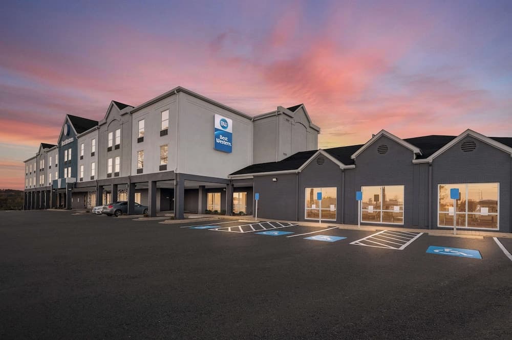 Best Western Shackleford  featured exterior or lobby in Little Rock, AR — similar hotel
