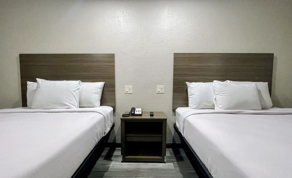 Best Value Inn interior in Bloomington, IN — gallery photo 2