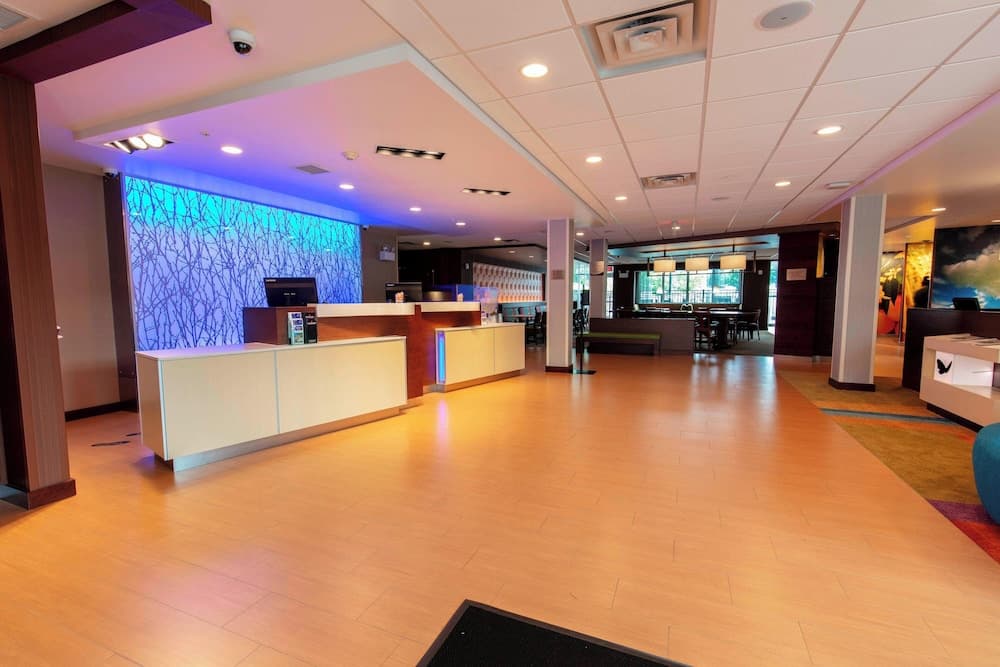 Fairfield Inn & Suites by Marriott Atlanta Woodstock interior in Woodstock, GA — gallery photo 2