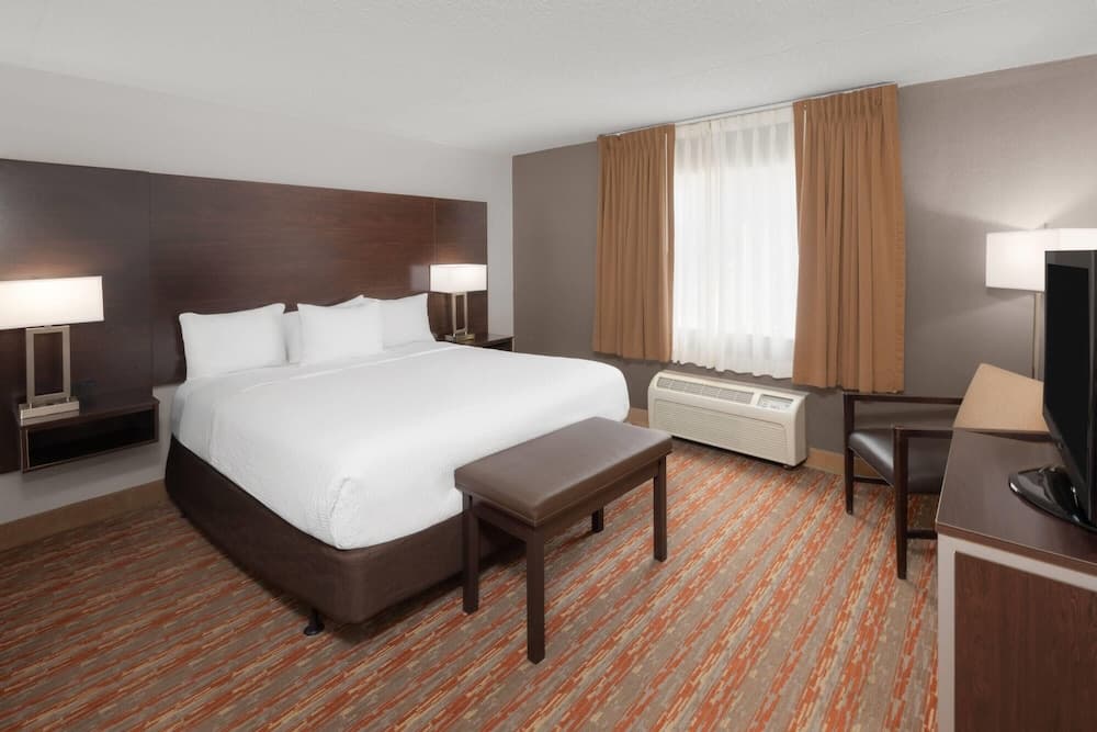 Endeavor Inn & Suites, Trademark Collection by Wyndham gallery photo in Topeka, KS — image 24