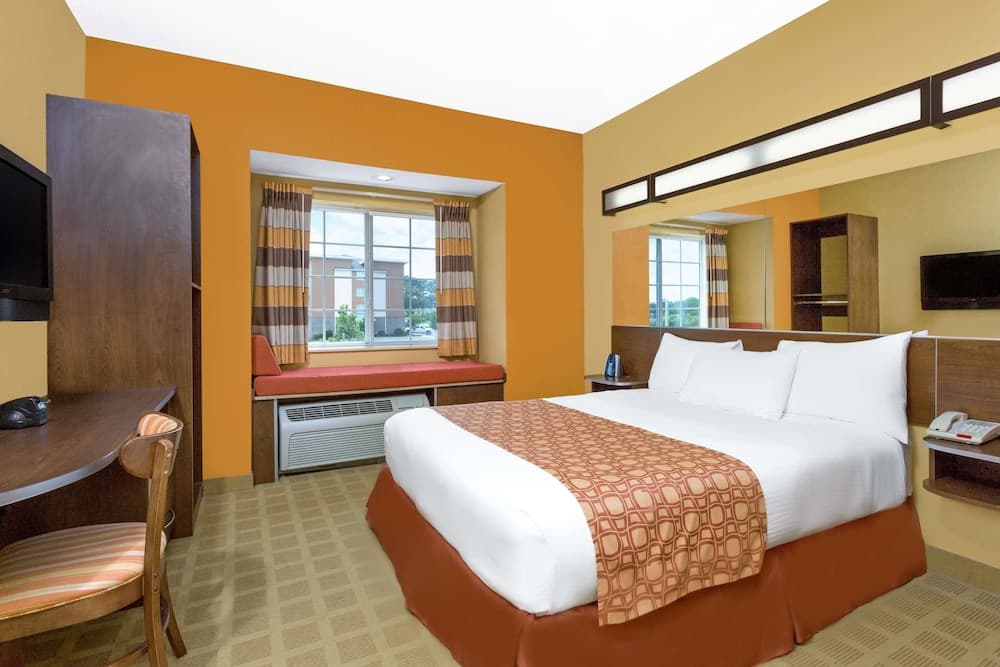 Microtel Inn & Suites by Wyndham Greenville/University Medic gallery photo in Greenville, NC — image 5