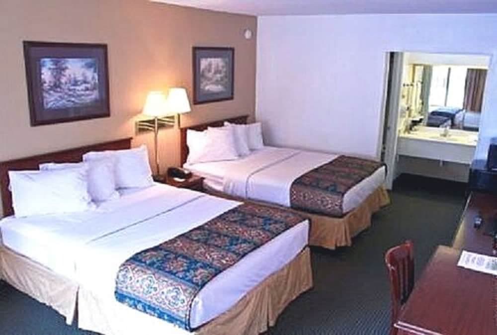 Carmel Inn & Suites gallery photo in Thibodaux, LA — image 35